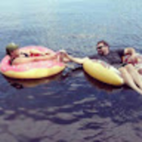 Meet your Posher, Jessica - Picture 1 of 1